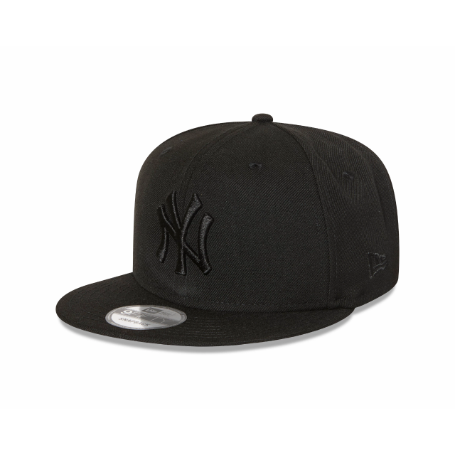 New York Yankees Black on Black 9Fifty