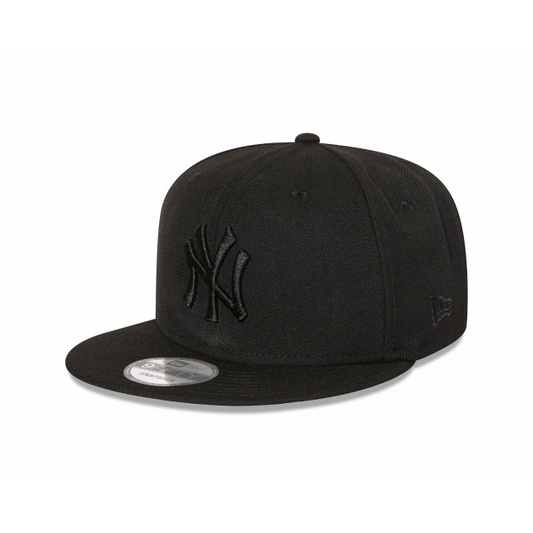 New York Yankees Black on Black 9Fifty