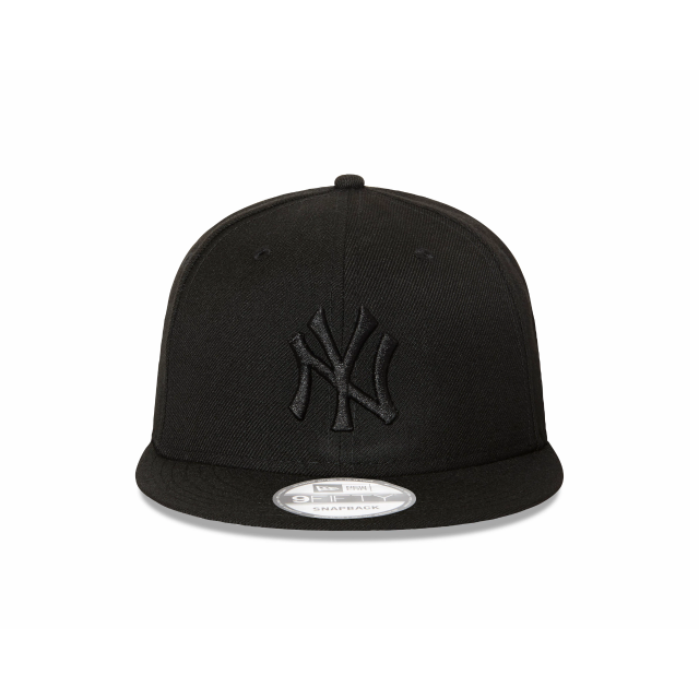 New York Yankees Black on Black 9Fifty